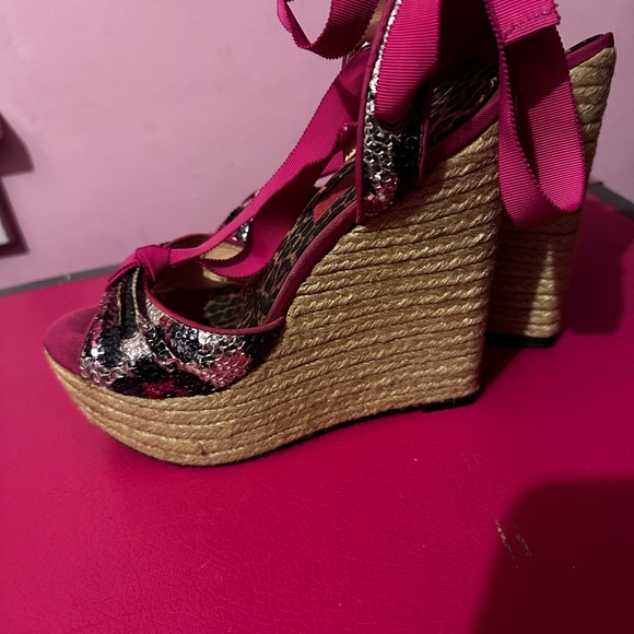 Betsey Johnson pink sequin bow platform shoes - Picture 3 of 3
